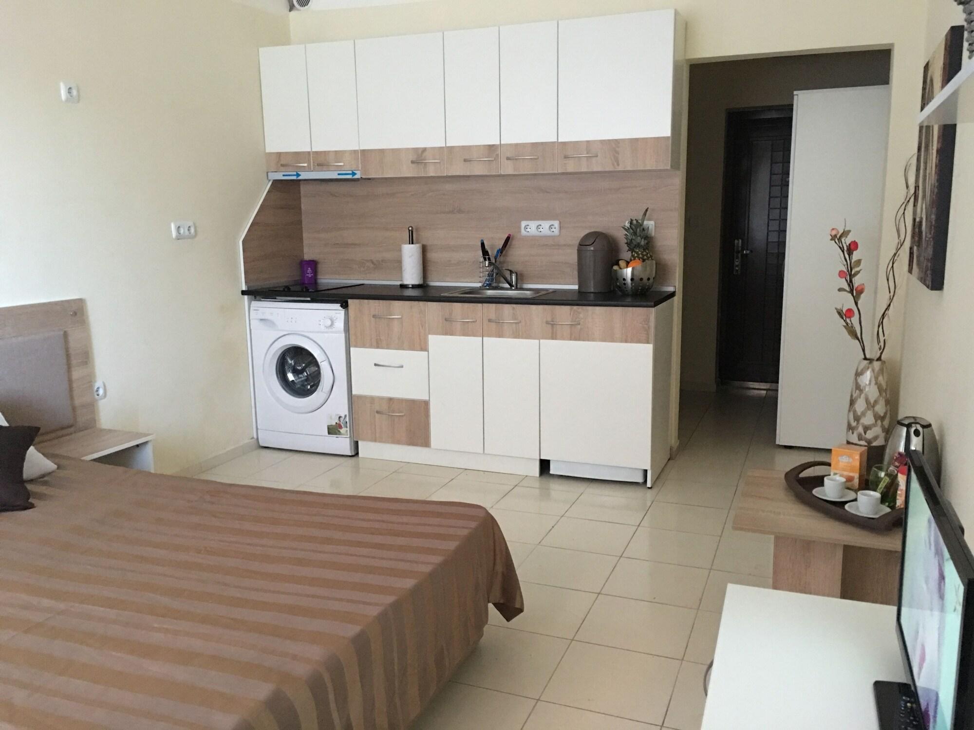 פומורי Beach Aparthotel Salt Lake מראה חיצוני תמונה
