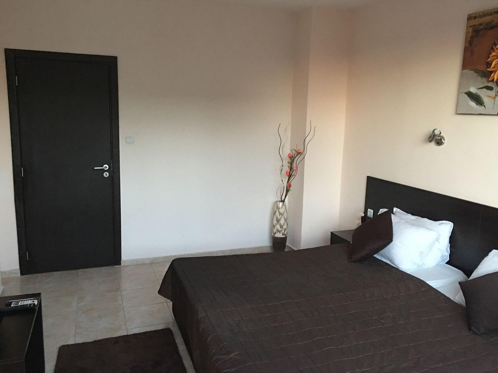 פומורי Beach Aparthotel Salt Lake מראה חיצוני תמונה