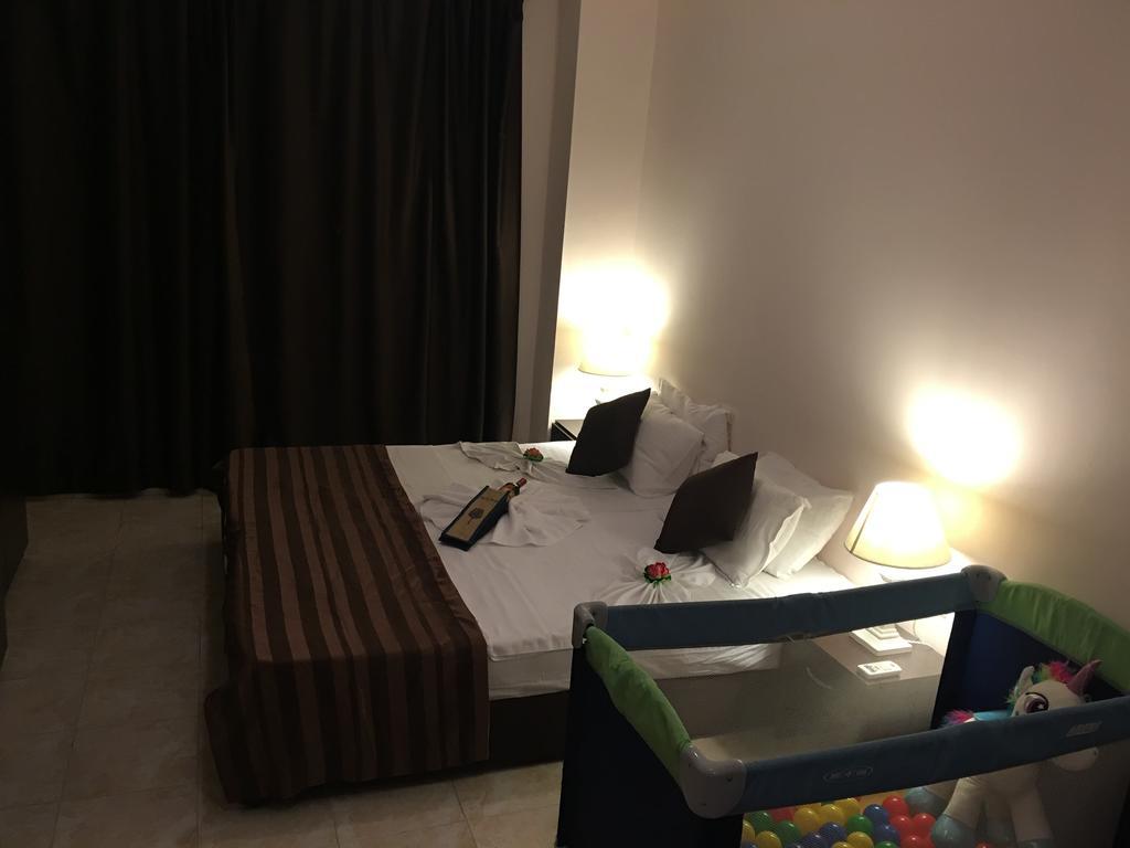 פומורי Beach Aparthotel Salt Lake מראה חיצוני תמונה